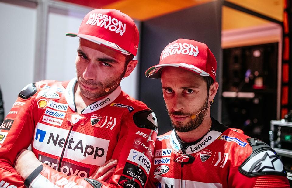 Danilo Petrucci és Andrea Dovizioso – a Ducati párosa tudja, bármelyik versenyhétvégén összejöhet a győzelem, és ezzel még egy tucat motoros így van (Fotó: Ducati Corse)