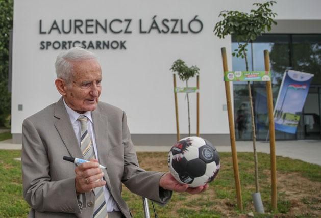 Laurencz László egyszerre érezte örömtelinek, meghatónak és felfoghatatlannak, hogy róla nevezték el a sportcsarnokot