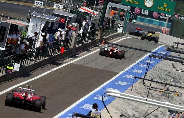 Az időmérő elején még mindenki reménykedett, de a végén Lewis Hamilton örült (Fotó: Czerkl Gábor)