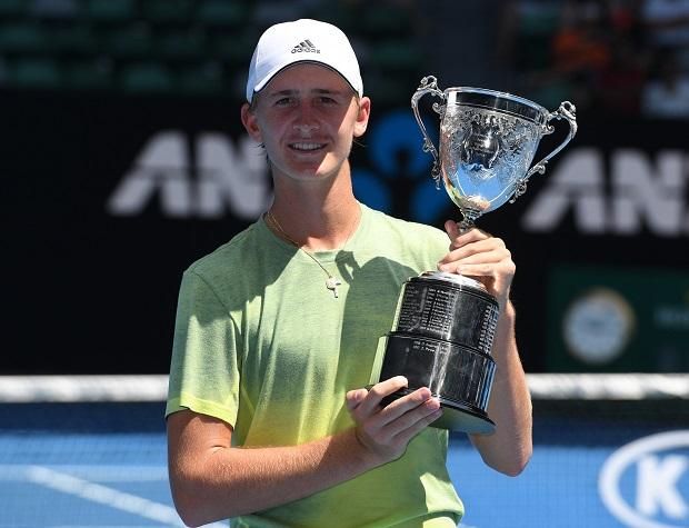 2018: eddigi legnagyobb sikerét elérve megnyerte az Australian Open junior fiú egyesét