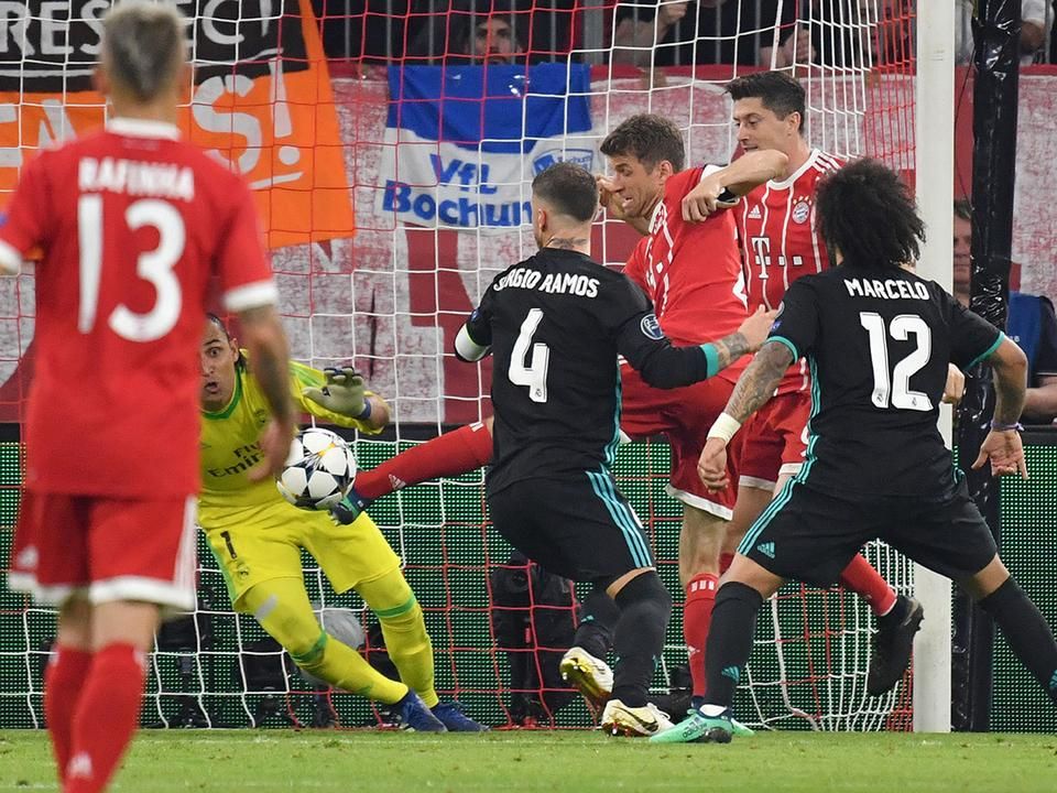Nagy árat fizetett a Bayern München a kihagyott helyzetekért (Fotó: AFP)