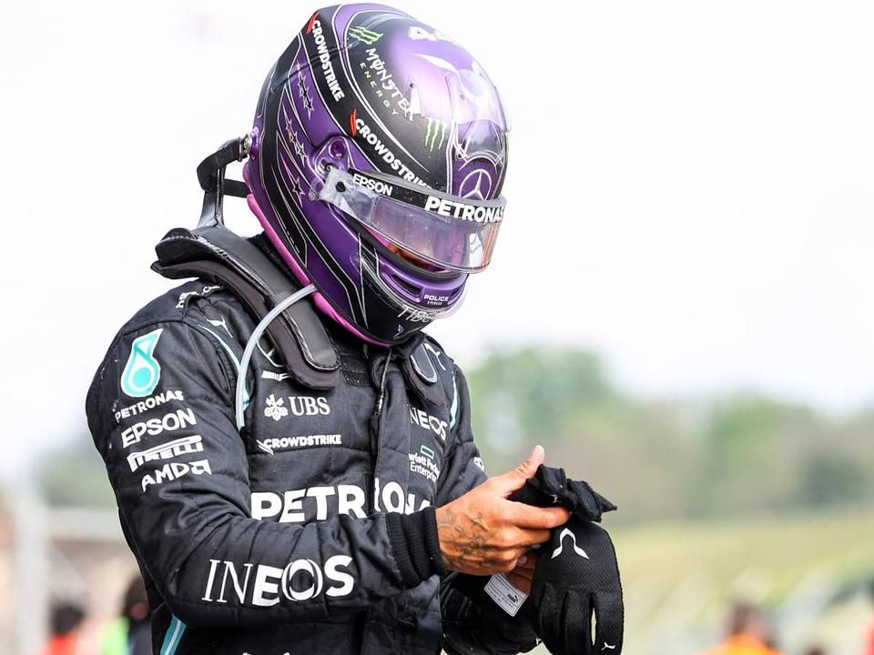 Hamilton eddig 121 verseny után vezette az egyéni összetettet, pont ugyanannyiszor, mint a statisztikai mutató élén álló Michael Schumacher (Fotó: AFP)