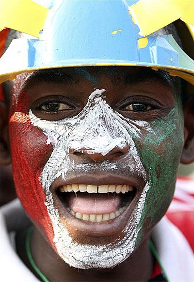 Egy lelkes Egyenlítői Guinea-i drukker (Fotó: Action Images)