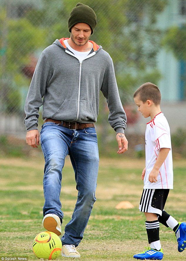 Becks lekészíti a lasztit Cruznak (Forrás: dailymail.co.uk)