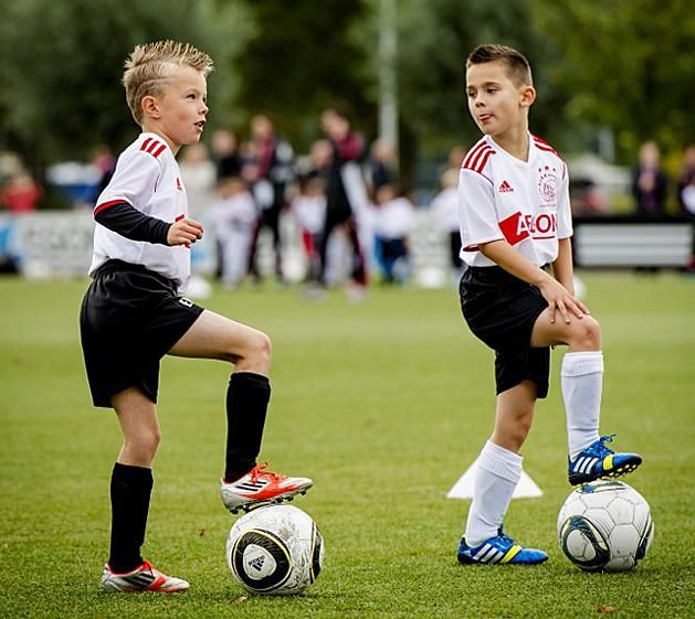 Nemzeti játék: minden ezer hollandból 65 szervezett keretek között futballozik. Ez több mint 1.1 millió játékost jelent (Fotó: AFP)
