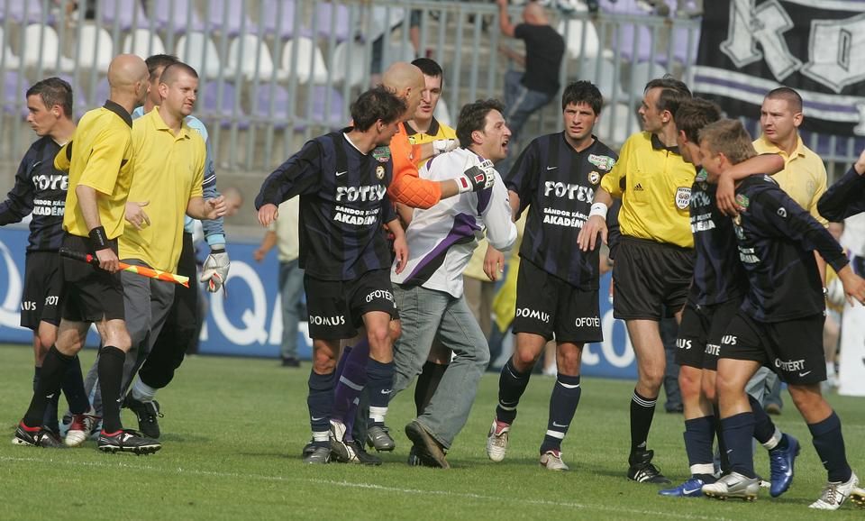 Az MTK elleni mérkőzés végi nézőtéri balhé miatt a sorsdöntő meccsére a Puskás-stadionba kényszerült az Újpest (Fotó: NS-archív)