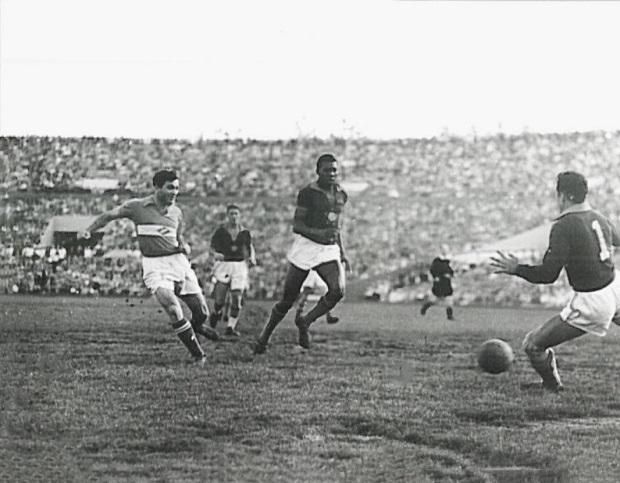 1956: a Szpartak Moszkva Szimonyannal (balra) a csatársorban 5:2-re legyőzte a brazil AD Portuguesát