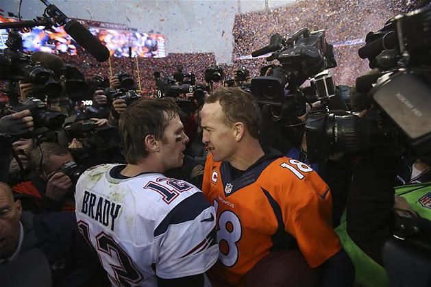 Ezúttal Tom Brady gratulálhatott Peyton Manningnek (Fotó: Reuters)