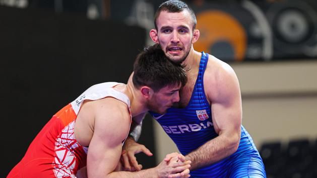 Nemes Viktor (kékben) olimpiai kvótát szerezne a belgrádi vb-n (Fotó: Imago Images)