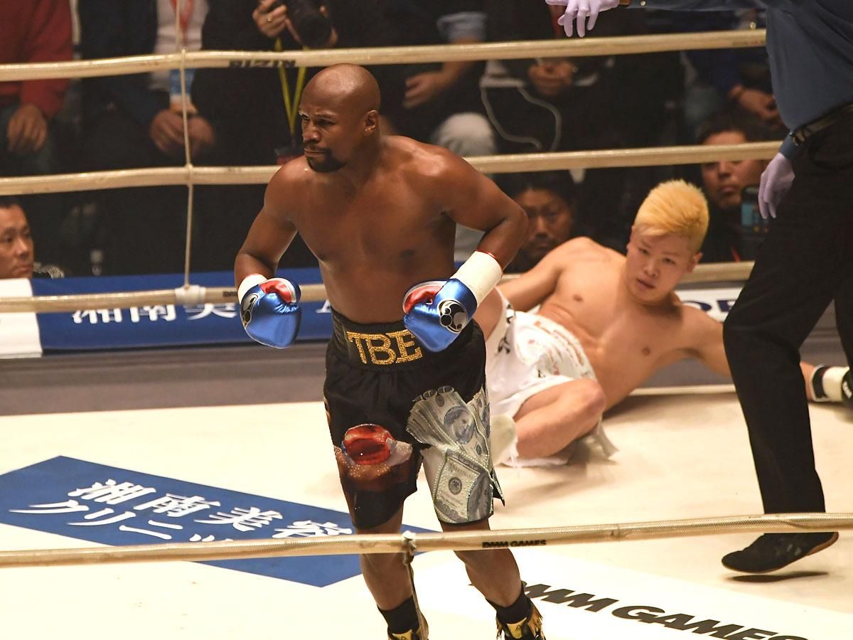 Mayweather utoljára a japán kickboxost fektette meg (Fotó: AFP)