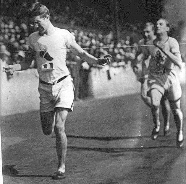 Noel-Baker atlétaként is kitett magáért, három olimpián képviselte Nagy-Britanniát