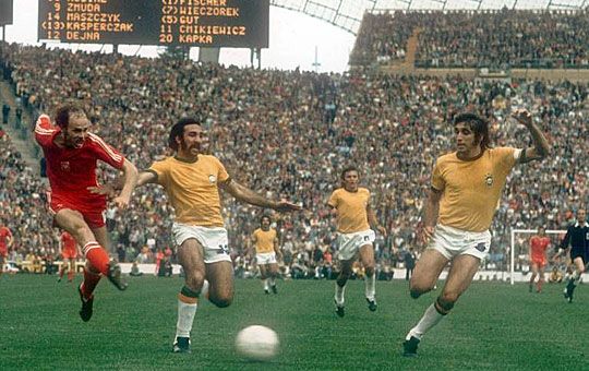 Grzegorz Lato a brazilok elleni győztes, egyben bronzérmet érő gólját lövi 1974-ben (Fotó: Imago)