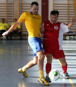 Kövesfalvi Istvánnak (balra) sokat segített 
a futball szeretete (Fotó: Korponai Tamás)
