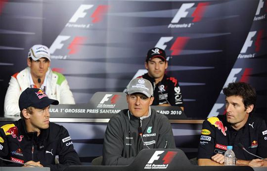 Webber (az első sorban jobbra) kisebbségben érezhette magát német kollégái mellett (Fotó: Reuters)