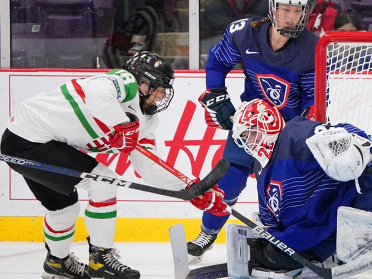 Mulatóssal ünnepelt a válogatott (Fotó: IIHF)