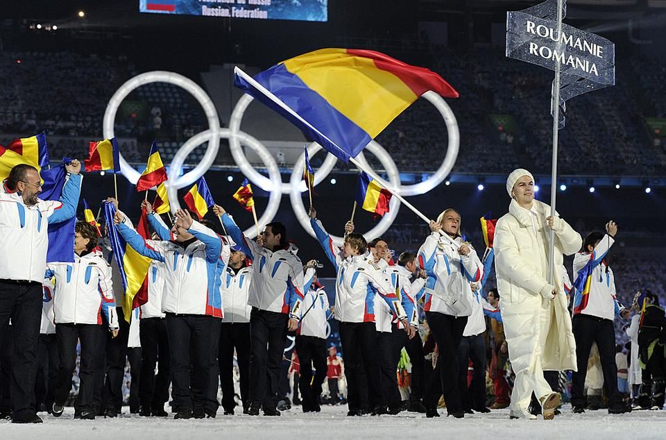 A 2010-es vancouveri és a 2014-es szocsi téli olimpia megnyitóján is a román küldöttség zászlóvivője volt (Fotó: AFP)