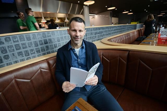 Ryan Giggs a kávézóban (Fotó: manchestereveningnews.co.uk)