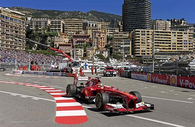 Fernando Alonso jól kezdett a Ferrarival Monte-Carlóban, ahol a Renault és a McLaren volánjánál már nyert futamot