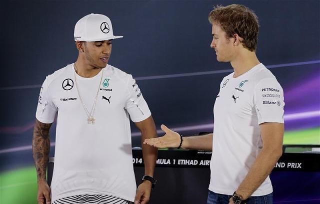 Hamilton és Rosberg a csütörtöki „ismerkedés” után elkezdte a száguldást az idény legfontosabb hétvégéjén (Fotó: Reuters)