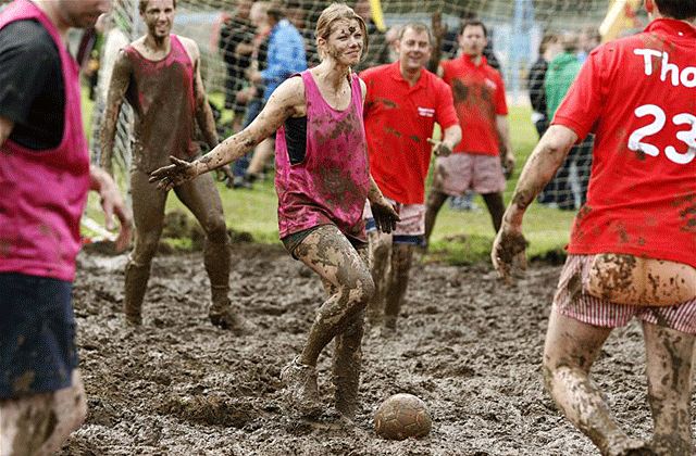 A vegyes csapatok is éles meccseket játszanak (Fotó: Action Images)