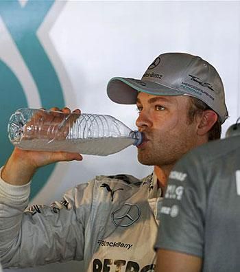 Rosberg a látszat ellenére nem iszik előre a medve bőrére