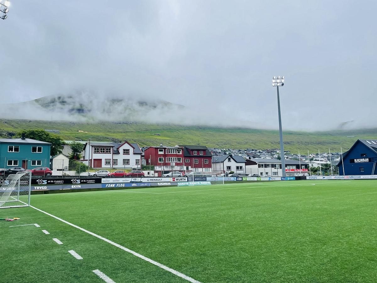 A Klaksvík különleges hangulatú stadionjában játssza a mérkőzéseit (Fotó: Borbola Bence) – A KÉPRE KATTINTVA GALÉRIA NYÍLIK MEG