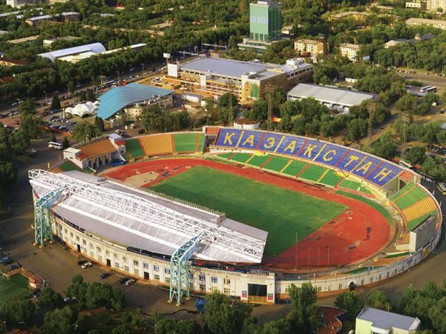 Klasszikus szovjet stadionépítészet: a Kajrat pályája (Forrás: Wikipedia)