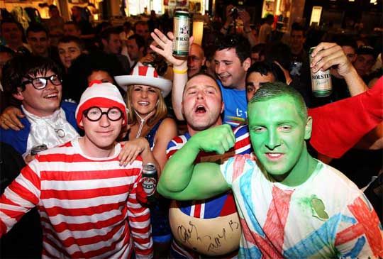 Hangosra sikerült a brit szurkolók megjelenése (Fotók: Action Images)