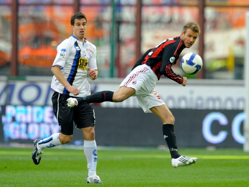 Az Atalanta–AC Milan bajnokin például David Beckhamet kellett fognia (Fotó: Getty Images)