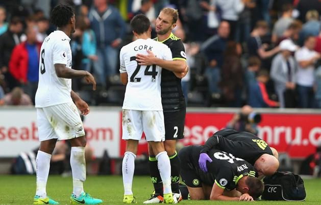 John Terry megsérült a Swansea City ellen (Fotó: PA)