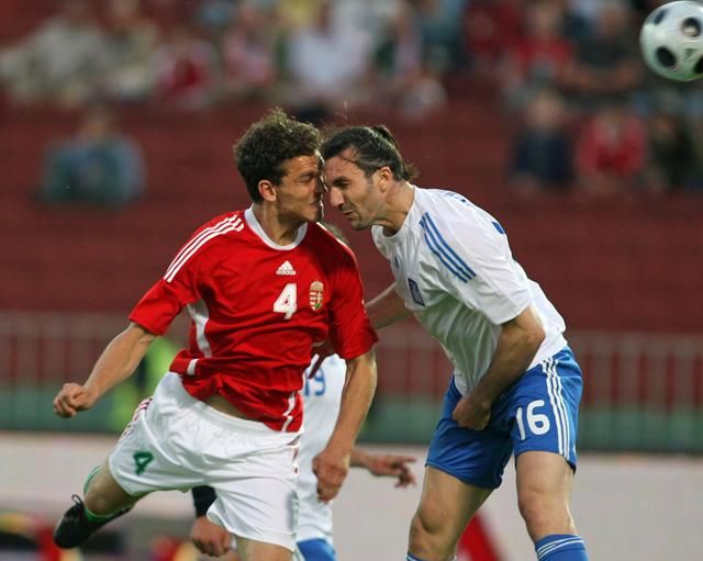 Juhász Roland fejes gólja is kellett a görögök 3–2-es legyőzéséhez a két csapat legutóbbi, 2008-as mérkőzésén (Fotó: NS-archív)