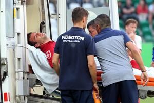 Nikolicsot a mentő vitte el, de nem lett komoly a sérülése