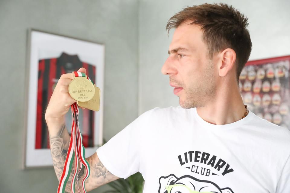 A magyar bajnoki aranyérmet nagy becsben tartja (Fotó: Dömötör Csaba)