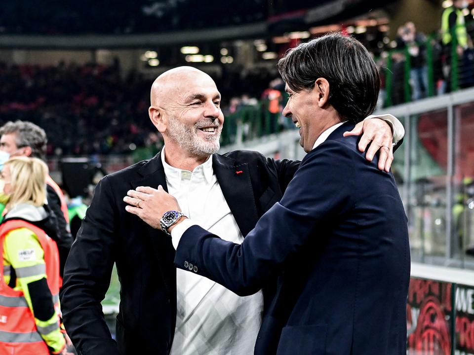A Milant irányító Stefano Pioli (balra) és az Inter vezetőedzője, Simone Inzaghi ezúttal az Olasz Kupában találkozhat (Fotó: AFP)