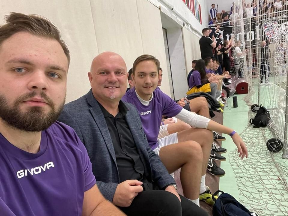 József Attila Móring (second from left) spoke for the first time last week at a fan football tournament about the expected change of Újpest’s ownership (Photo: facebook.com)