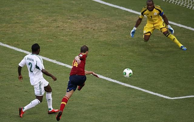 Soldado lő, Enyeama véd (Fotó: Reuters)