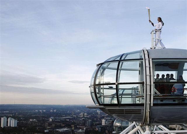 Amelia Hempleman-Adams a London Eye egyik kapszulájáról nézett körbe (Fotók: Action Images)