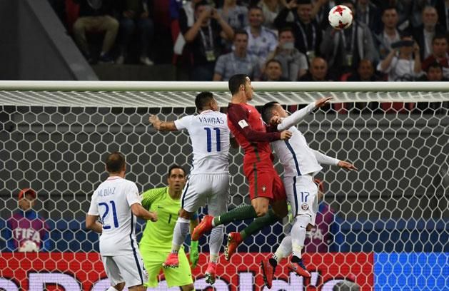 Az iramra nem lehetett panasz, de gól nem született az első félidőben (Fotó: AFP)