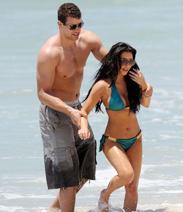 Kim Kardashian és Kris Humphries jól érezték magukat Mexikóban (Fotó: Daily Mail)