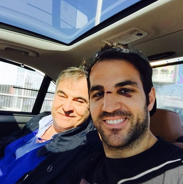 Három nappal később: Fabregas és dr. Paco zötyög az olasz határ felé (Forrás: Instagram)