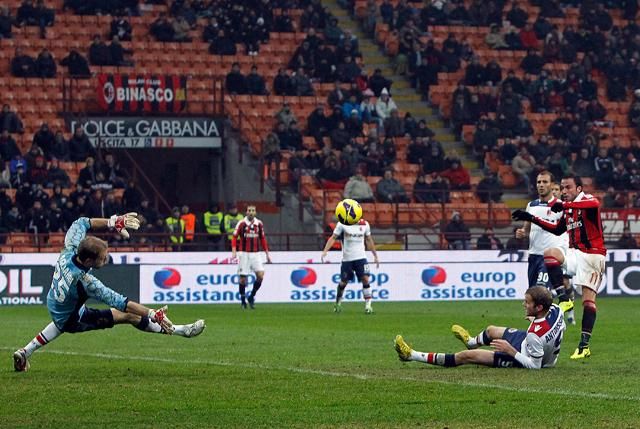 Pazzini jó napot fogott ki, duplázott a Bologna ellen (Fotó: Reuters)