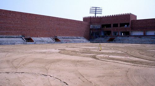 Itt még építés alatt az al-Samal erődstadion – kattintson a képre a galéria megtekintéséhez!