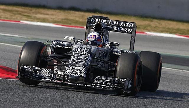 Ricciardo versenyszimulációt teljesít a Red Bull-Renault-val