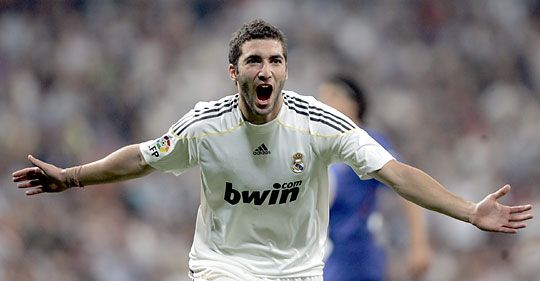 Higauín két góllal mutatta meg, hogy a Real Madrid képes a harcra (Fotó: Reuters)