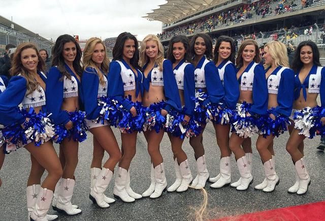 A Dallas Cowboys cheerleaderei nem hiányozhatnak az Amerikai Nagydíjról