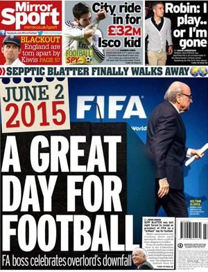 A Mirror címlapja a futball nagy napját hirdeti
