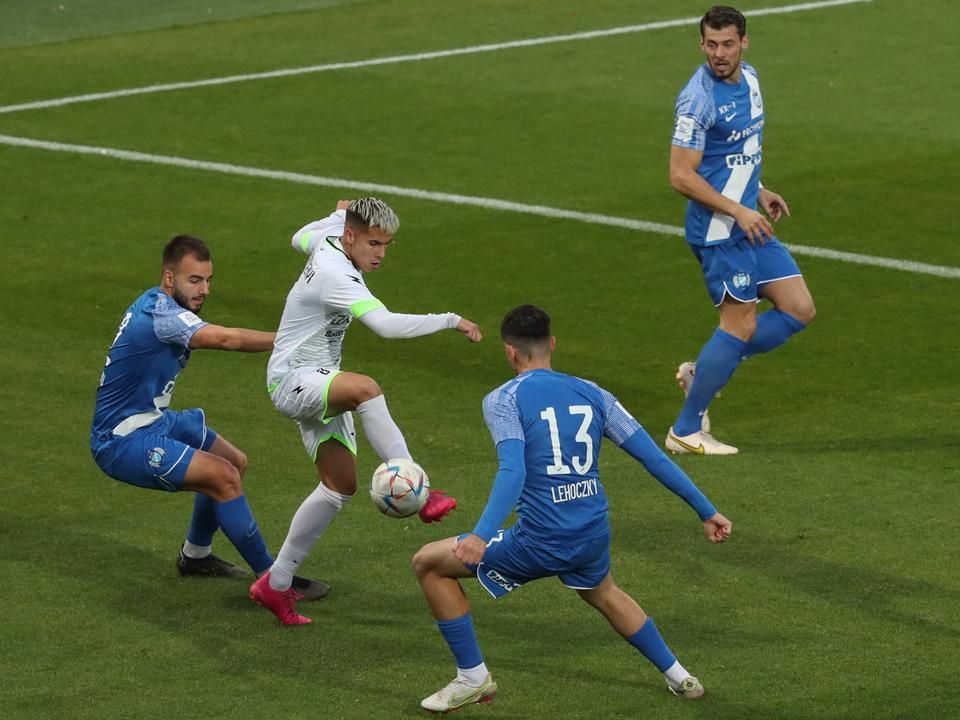 Berzsenyi Kevin (fehérben) szerezte az Ajka első gólját (Fotó: Penovác Károly/Veszprémi Napló)