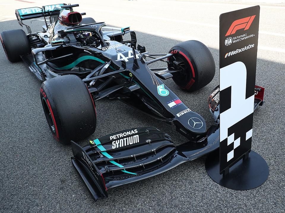 Lewis Hamilton tavaly tíz pole pozíciót szerzett, idén pedig már kettőnél jár – ki tudja, hol a vége? (Fotó: AFP)