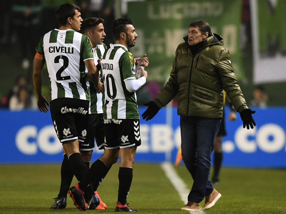 Az életével játszott Julio César Falcioni egy meccsért (Fotó: AFP)