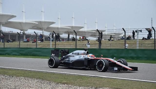 Alonso szerint jó úton jár a McLaren